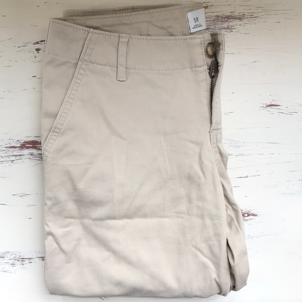 Hollister khaki pants: brand new!